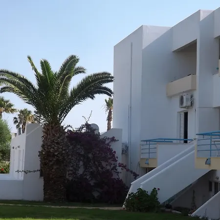 Leonidas & Hotel 2*