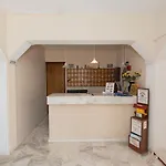 Leonidas Hotel&studios 2*