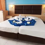 Leonidas Hotel&studios