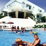 Leonidas Hotel&studios Hotel