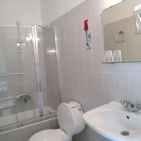 واستوديوهات ليونيداس