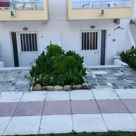 فندق واستوديوهات ليونيداس