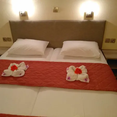 Leonidas & Hotel 2*