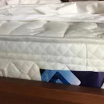 莱昂尼达斯酒店及一室公寓 2*