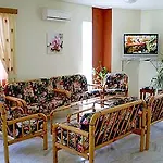莱昂尼达斯酒店及一室公寓 酒店