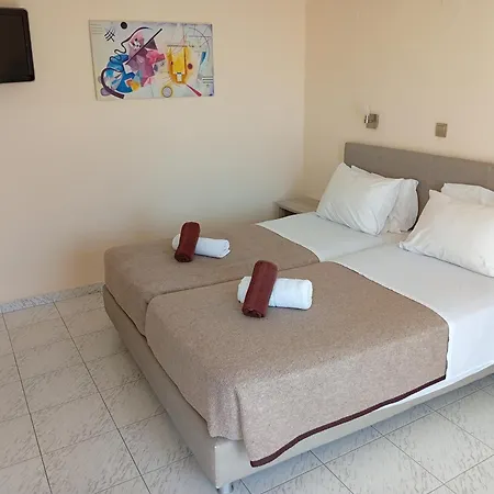 Leonidas & Hotel Kos