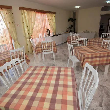 莱昂尼达斯酒店及一室公寓 科斯镇