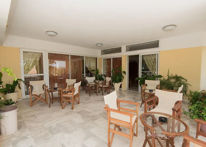 Hotell Leonidas & 2*