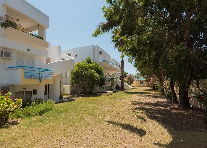 Leonidas Hotel&studios 2*