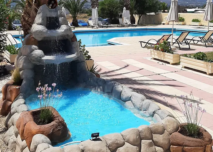 Leonidas Hotel&studios Hotel 2*