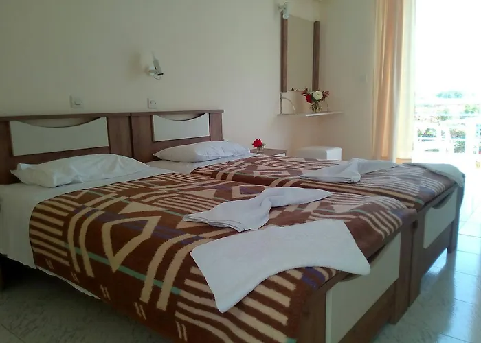 Leonidas Hotel&studios 2*