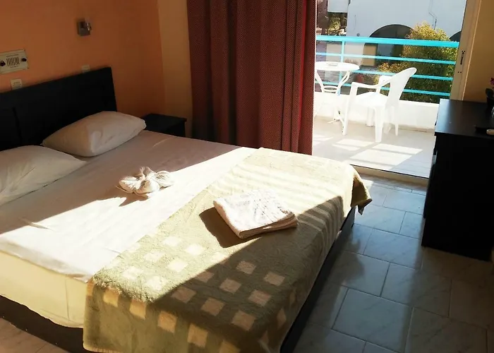 Leonidas Hotel&studios 2*